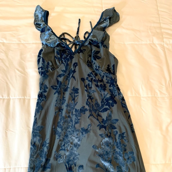 lucy in the sky blue dress - Picture 3 of 6